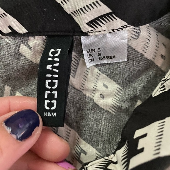 Billie Eilish Divided H&M Shirt Size S - Picture 4 of 6